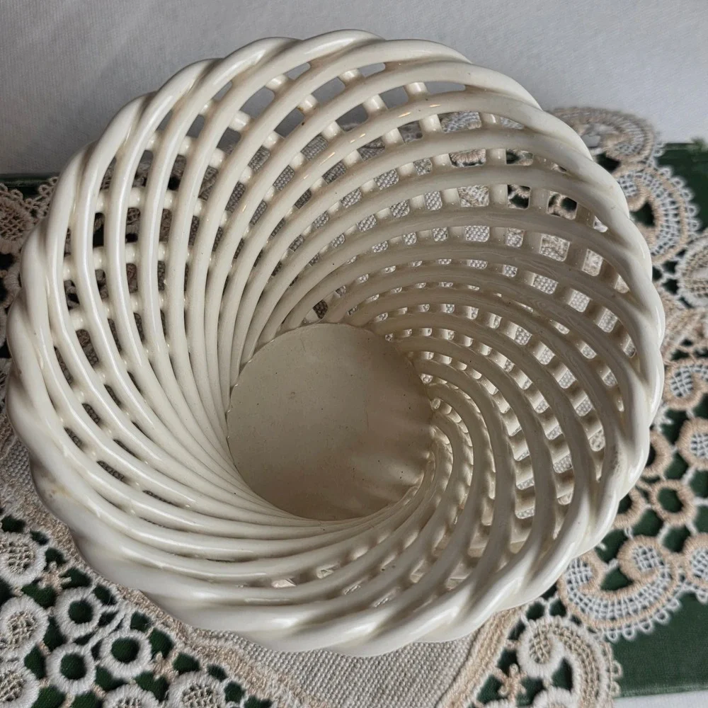 Handcrafted Lattice Ceramic Basket Flared Lady Slipper Belleek signed Vicente